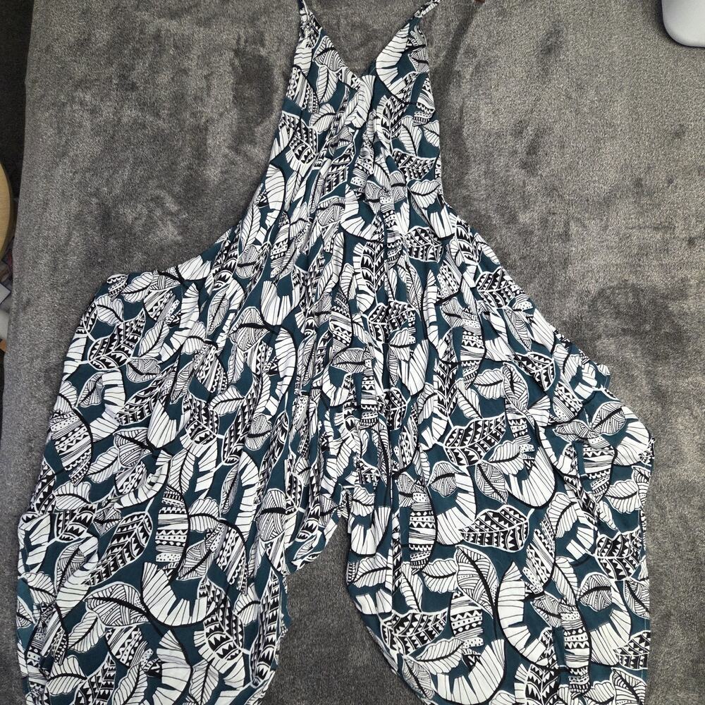 World Market Jumpsuit Sleeveless Leaf Print Open Leg Baggy Relaxed Size S / M